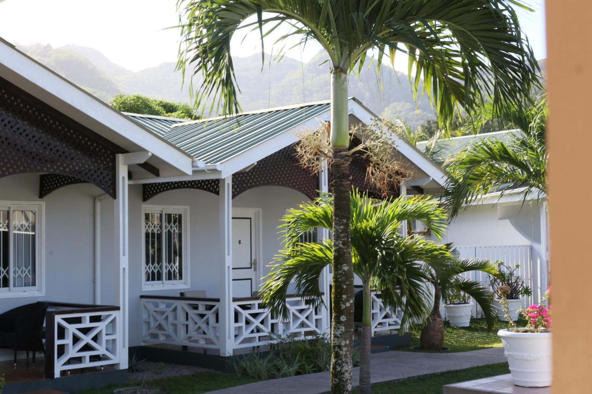 Hotel La Roussette Anse aux Pins Exterior foto